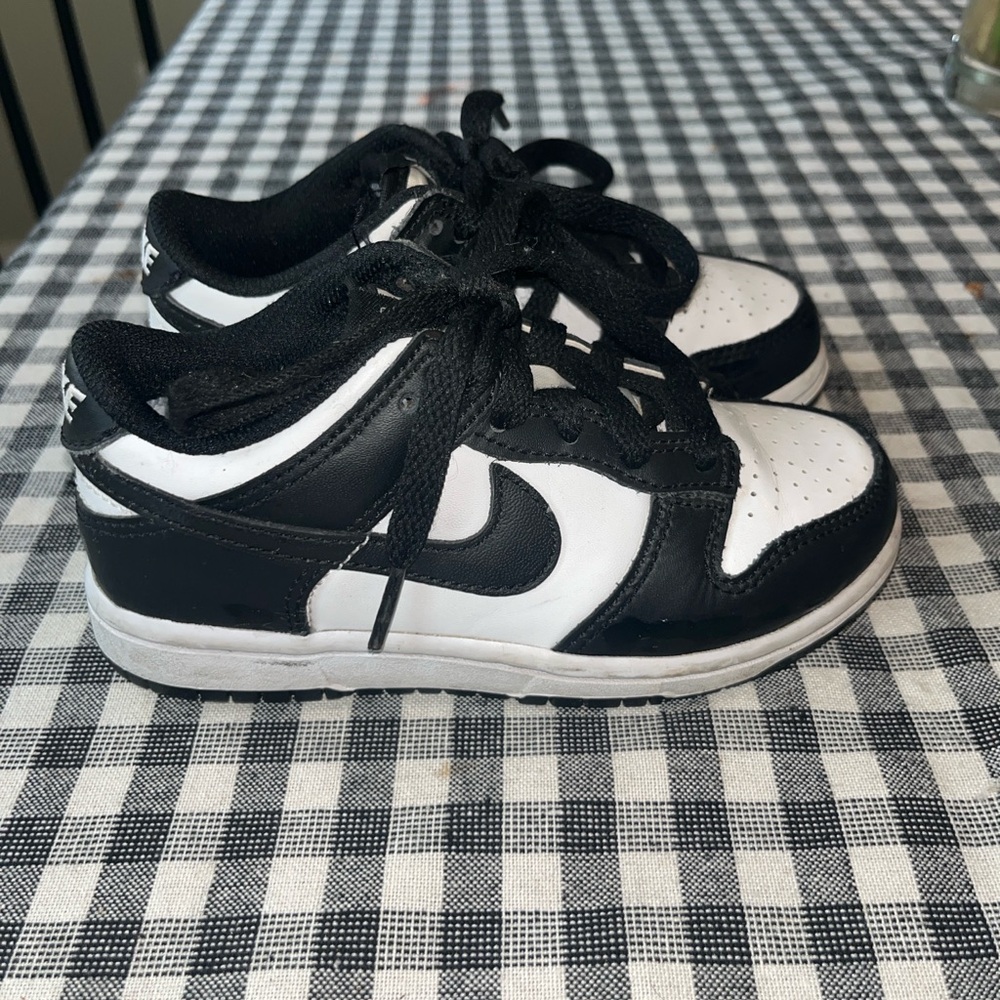 Nike kids dunk low panda